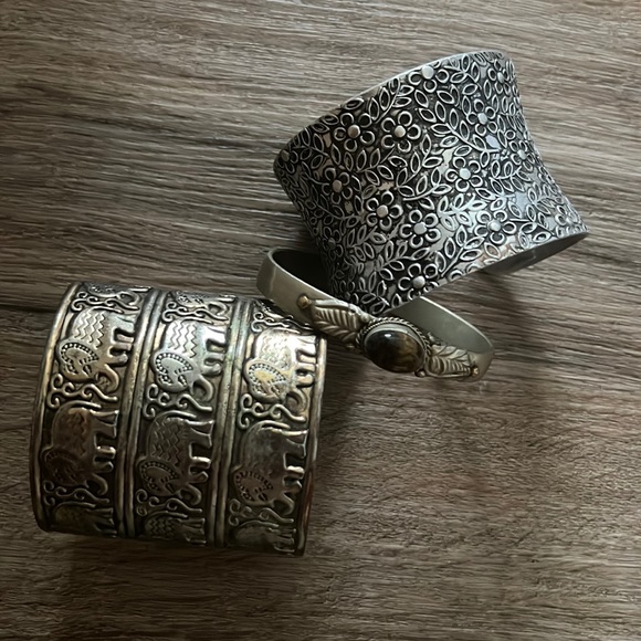 Cuff bracelet bundle - Picture 1 of 4